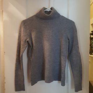 Ellen Tracy grey turtleneck sweater